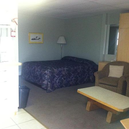 Raccoon Lodge Motel Sylvan Lake Kamer foto