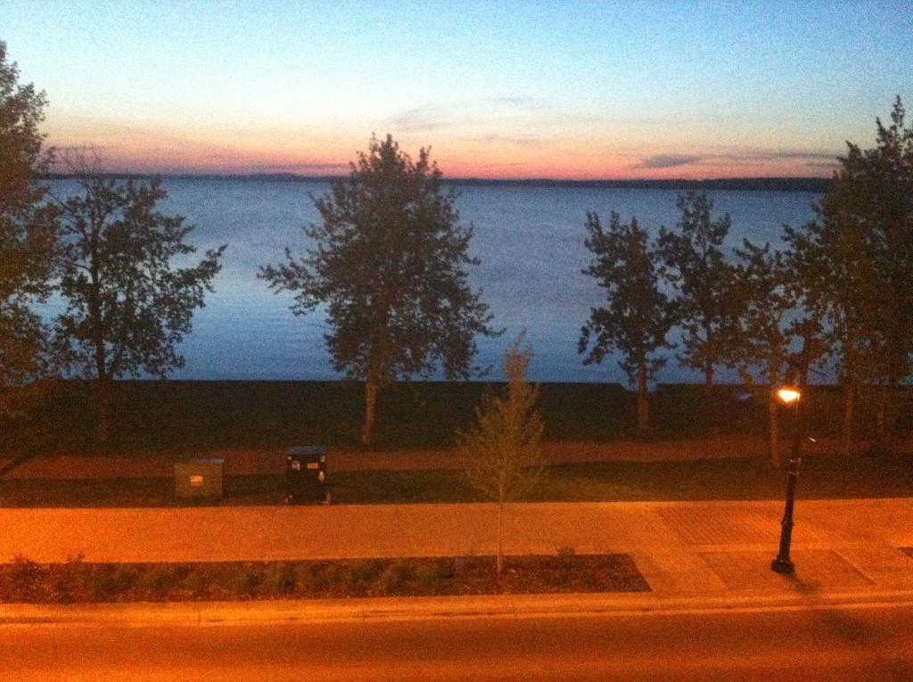 Raccoon Lodge Motel Sylvan Lake Buitenkant foto