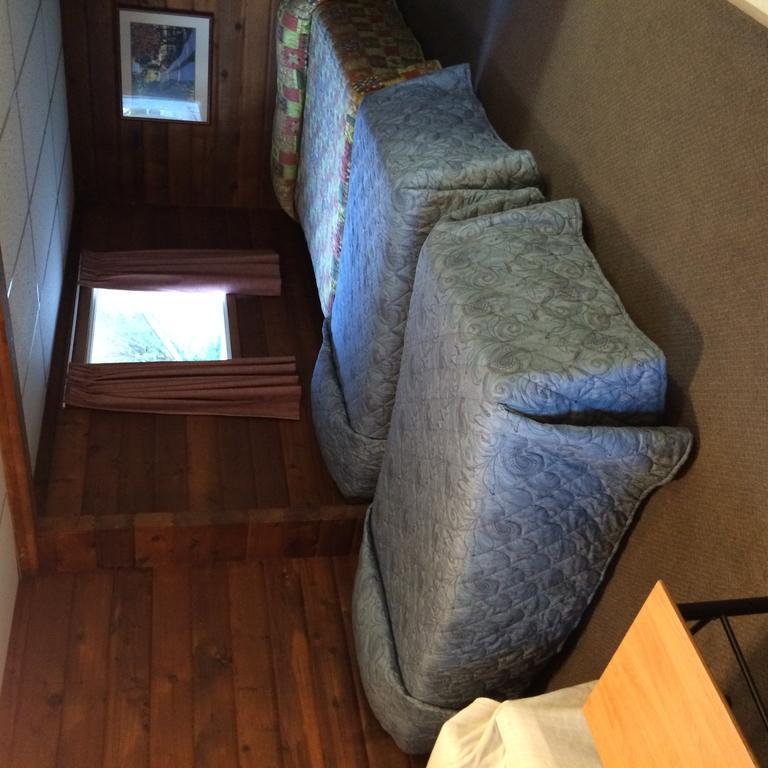 Raccoon Lodge Motel Sylvan Lake Kamer foto