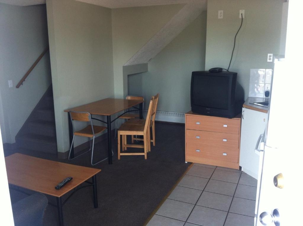 Raccoon Lodge Motel Sylvan Lake Kamer foto