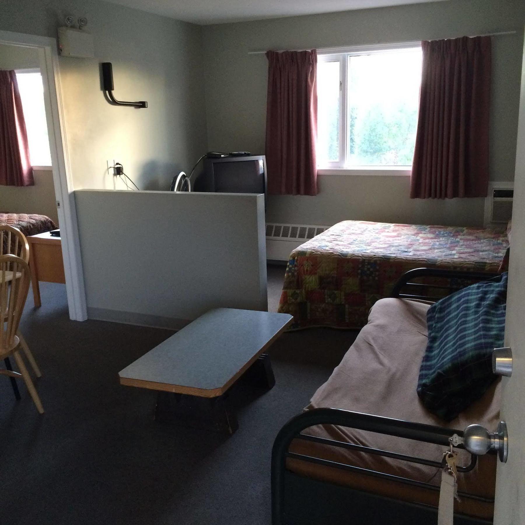 Raccoon Lodge Motel Sylvan Lake Buitenkant foto