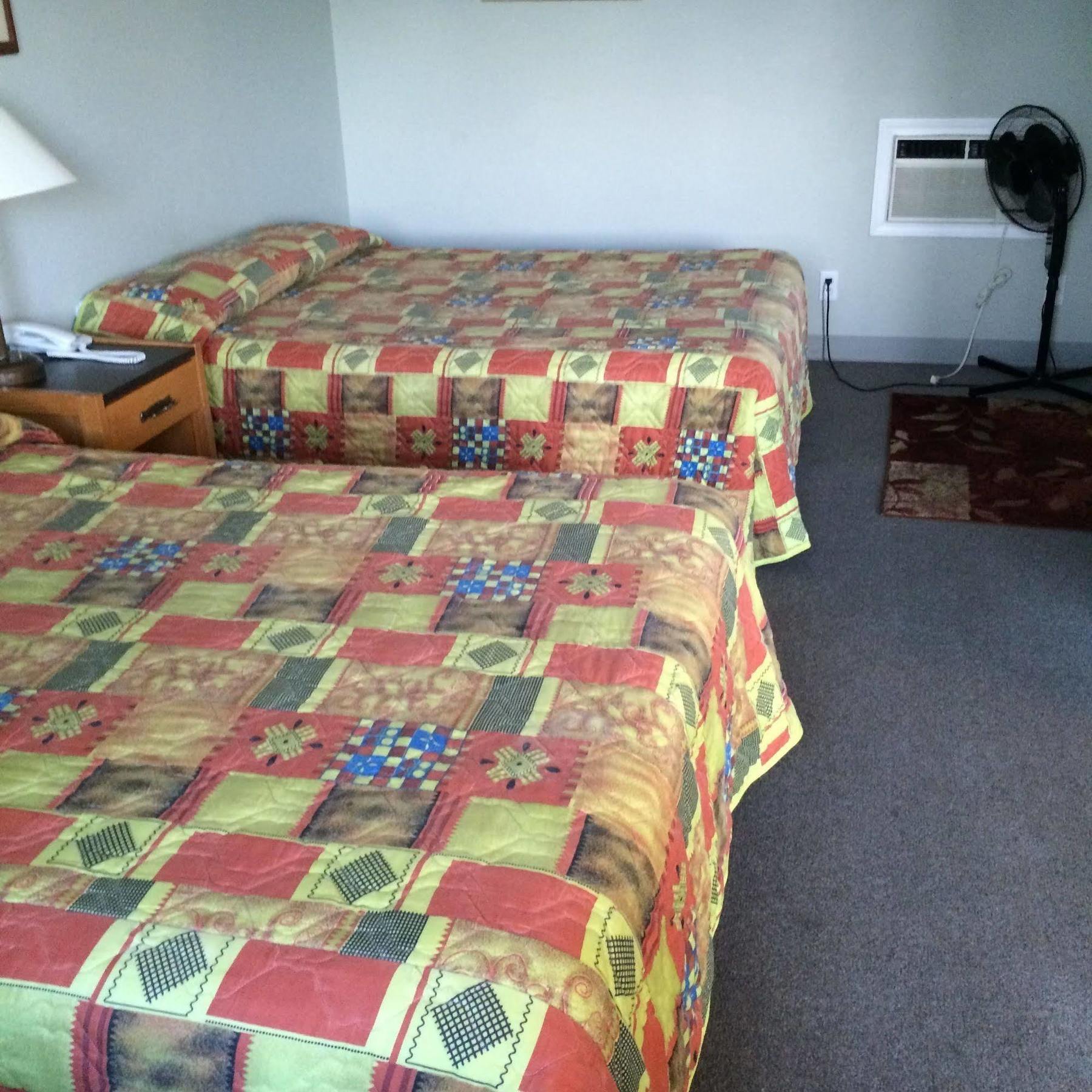 Raccoon Lodge Motel Sylvan Lake Buitenkant foto
