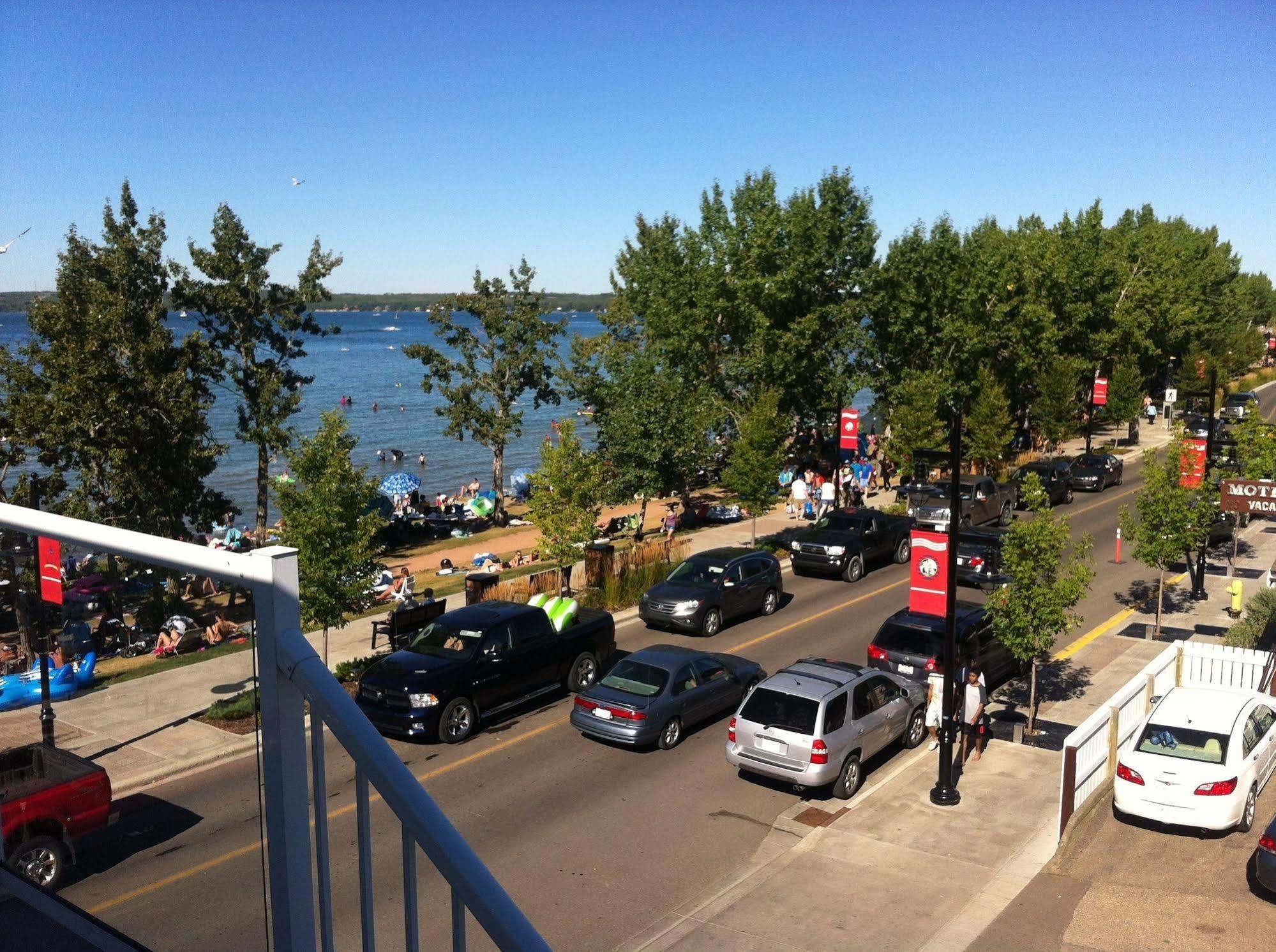 Raccoon Lodge Motel Sylvan Lake Buitenkant foto